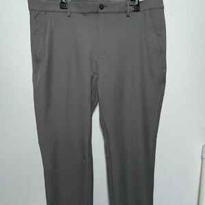 Greg Norman Men's Gray Flat Front Stretch Performance Golf Pants Size 38x30 NWT